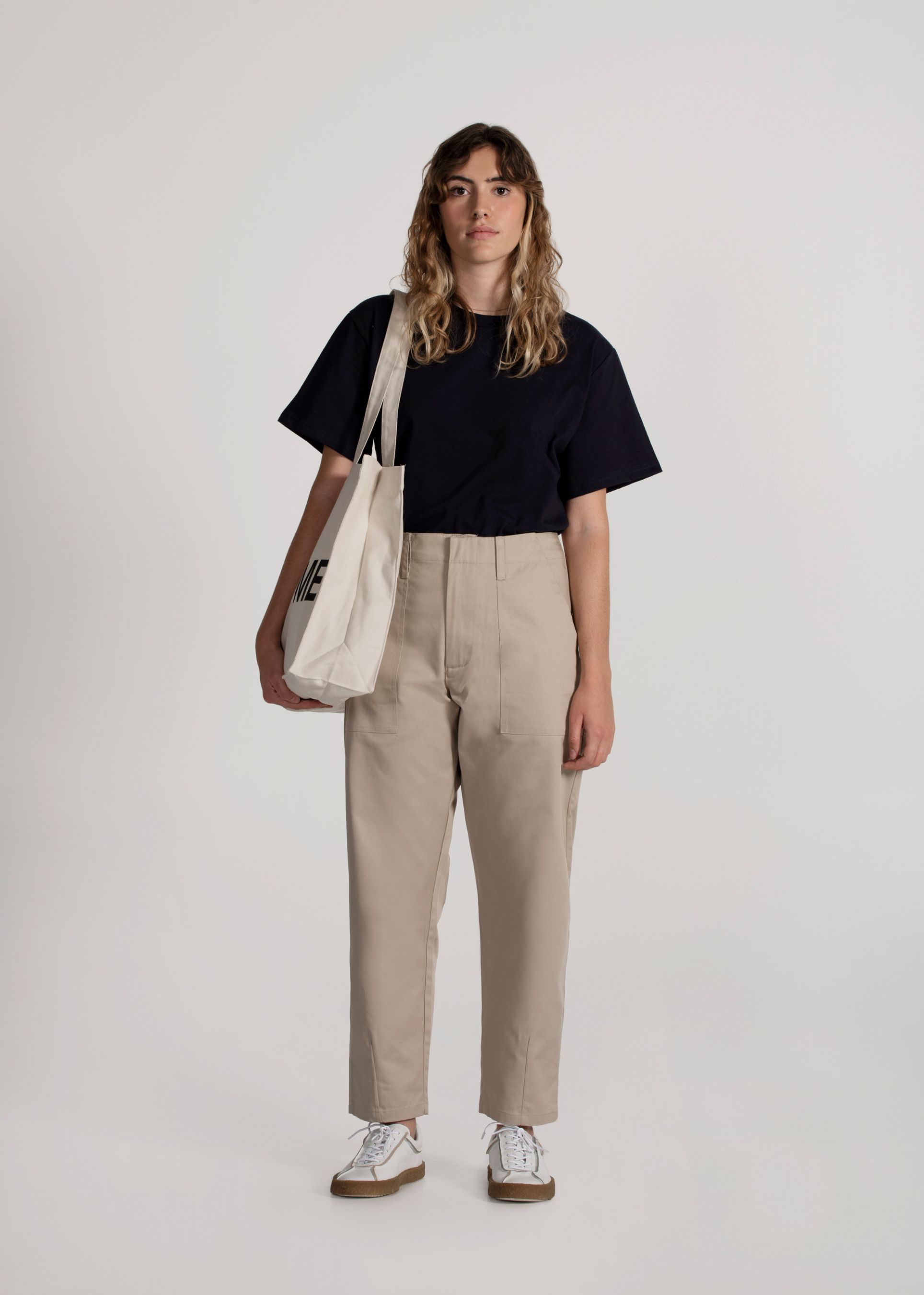 beige trousers outfit